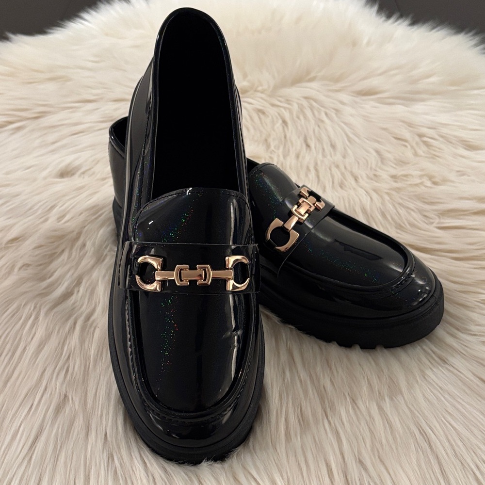 NWOT! Elegant Black Loafers with Gold Chain Accent